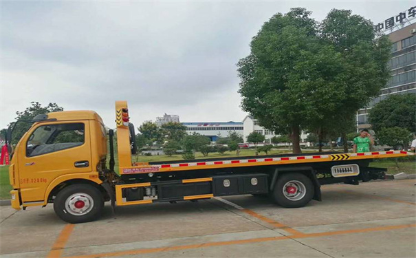 青海定远24小时拖车救援电话号码，定远道路救援公司怎么收费的